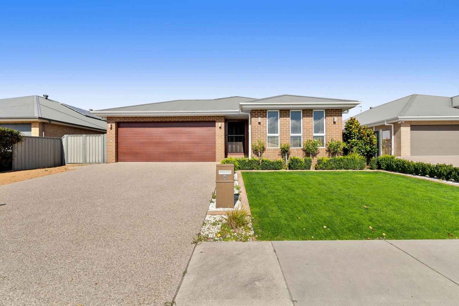 5 Mewburn Drive Goulburn