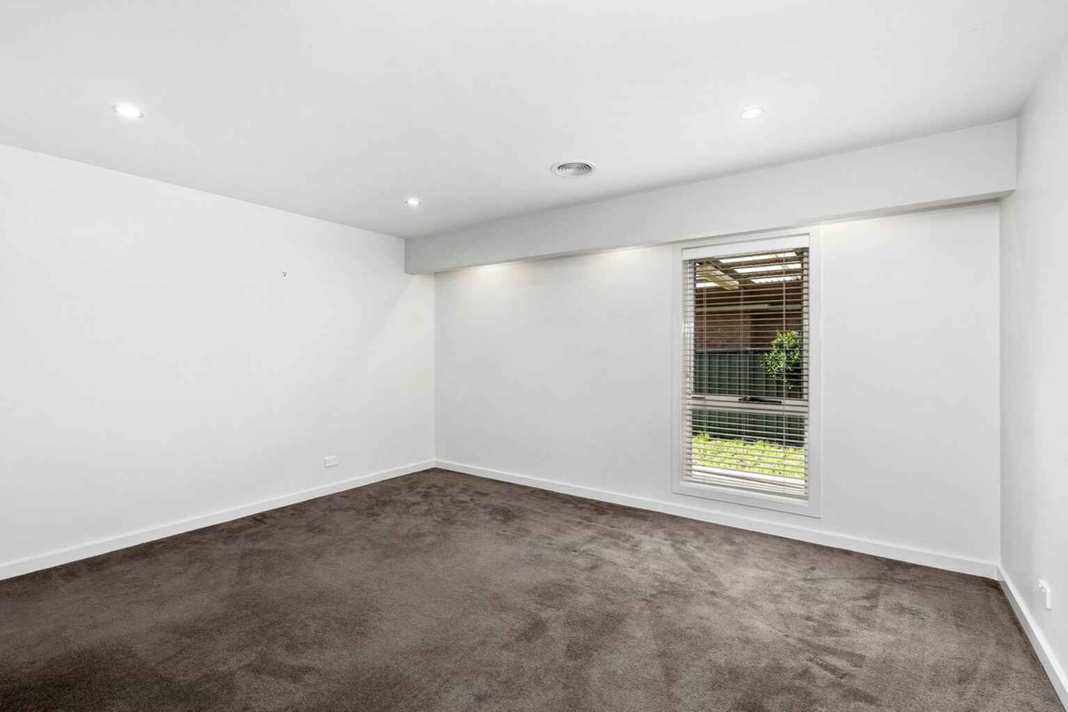 5 Mewburn Drive Goulburn
